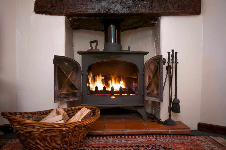 The Benefits of a Wood-Burning Fireplace