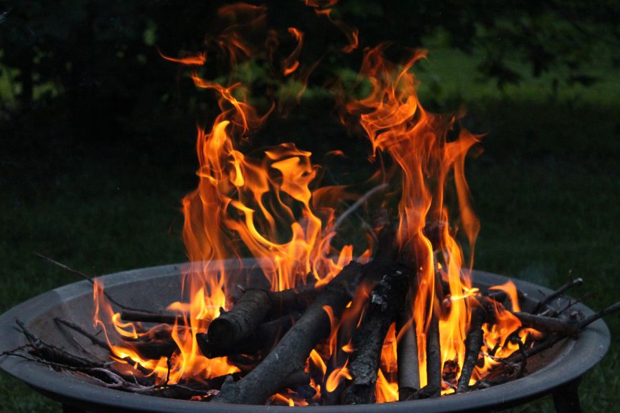 Types of Outdoor Fireplaces and Fire Pits